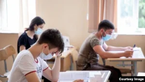 Lerikdə şagirdlərin sayının yarıbayarı azalmasının səbəbləri...
