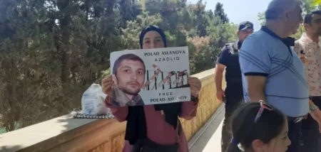 Siyasi məhbusların ailə üzvləri Birləşmiş Millətlər Təşkilatının ofisi qarşısında etiraz aksiyası keçiriblər