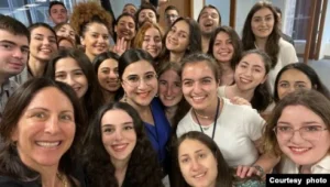Azərbaycanlı tələbələr yay aylarında ABŞ-da işləyəcək, bir qrup qadın isə Amerikada səfərdədir