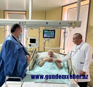 İcra Başçısı Milli Ankologiya Mərkəzində müalicə alan Azərbaycanın Milli Qəhrəmanı Maşallah Abdullayevi ziyarət etdi. - FOTOLAR
