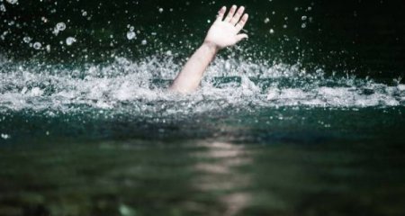 Saatlıda iki övladını xilas edən şəxs və əmisi suda boğularaq ölüb -Təfərrüat