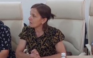 “Süpürgəçiliklə oğul böyütmüşəm...” - Əlillik ala bilməyən qazinin anası kömək istədi