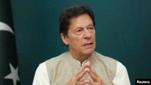 Pakistan keçmiş baş nazir İmran Xanın çıxışlarının canlı yayımına qadağa qoyub və onu terrorçuluqda ittiham edib