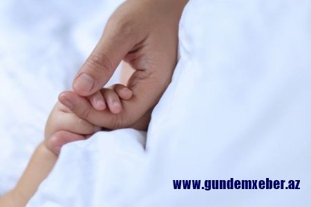 Abşeronda bir yaşlı körpə ikinci mərtəbədən yıxılıb