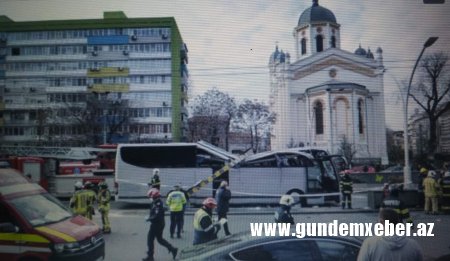 Buxarestdə turistləri daşıyan avtobus Unirii yeraltı keçidinin məhəccərinə çırpılıb, bir nəfər ölüb