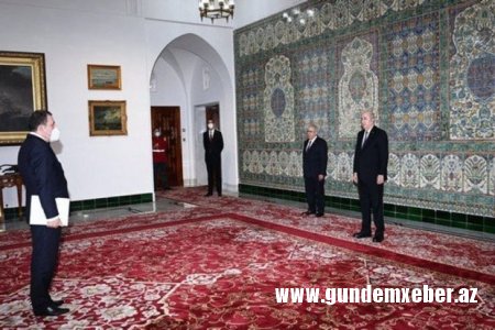 Azərbaycan səfiri etimadnaməsini Əlcəzair Prezidentinə təqdim edib