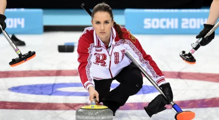 Soyuq idman növləri ilə isti qadınlığı birləşdirən rus curler Anna Sidorova