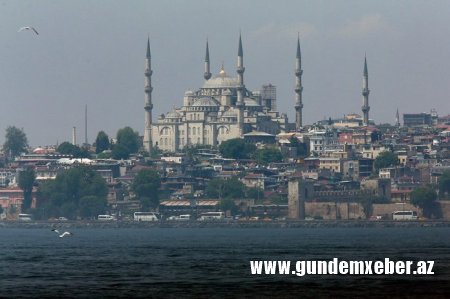 İstanbulda hər an uça biləcək evlər sökülür – FOTO