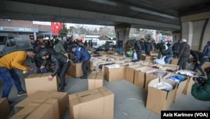 Bakıda Türkiyədə zəlzələ qurbanlarına ictimai yardım kampaniyası başlayıb