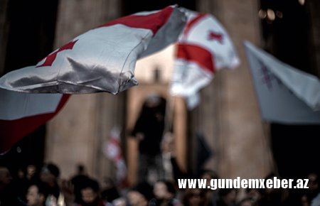 Gürcüstan parlamenti xarici agentlər haqqında qanun layihəsini rəsmən geri götürüb