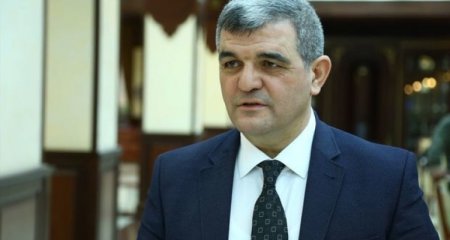 Fazil Mustafanın qardaşı: “Çiynində altı əzələsi tikilib”