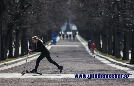 Moskvalılar gələn həftə +20 dərəcəyə qədər istilənəcəyini vəd ediblər