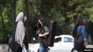 Təbrizli millət vəkili polisin hicabsız qadınlara qarşı yeni planını tənqid edib