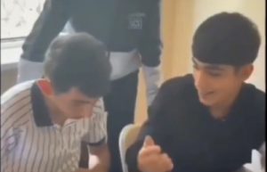 Liseydə şagirdlər dərs oxumur, başqa "kitabı" açırlar... - VİDEOFAKT