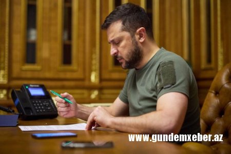 Zelenski 220 şirkətə qarşı sanksiya tətbiq etdi