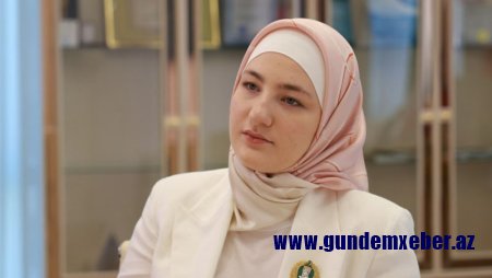Kadırovun 20 yaşlı qızı "tibbin inkişafına verdiyi böyük töhfəyə görə" mükafatlandırıldı