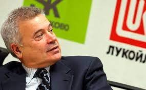 Rusiyada gəliri ən çox artan şəxs Vahid Ələkbərovdur
