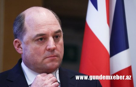 Böyük Britaniyanın müdafiə naziri siyasətdən istefa verəcək