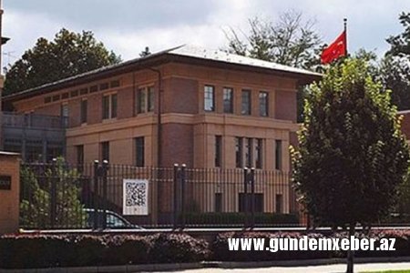 Los-Ancelesdə ermənilər Türkiyə konsulluğunun qarşısında etiraz aksiyası keçiriblər