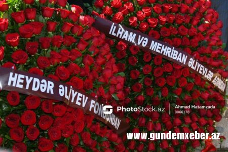 Prezident və Birinci vitse-prezident deputat Qənirə Paşayevanın məzarına əklil göndəriblər