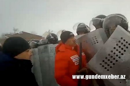 Rusiyada başqırd fəala görə iğtişaşlar: Saxlanılanlar var - VİDEO