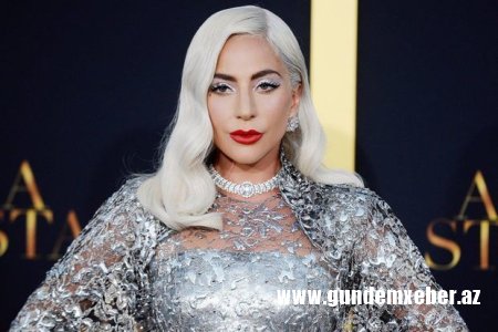 Ledi Qaqa uzun müddət sonra ilk dəfə sevgilisi ilə ictimaiyyət qarşısına çıxıb - FOTO