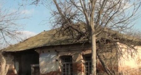 200 ildən çox yaşı olan məşhur Lənbəranskilərin evi dağılır - Video