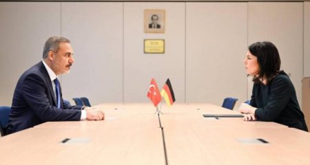 Türkiyə və Almaniya XİN rəhbərləri görüşüb