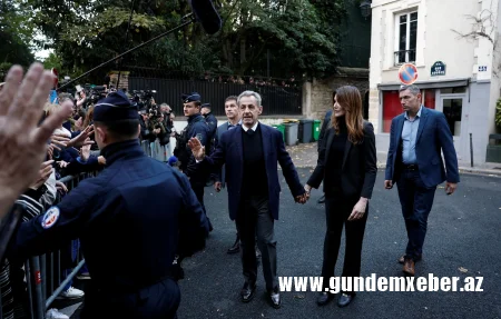Sarkozi həbsxanaya yerləşdirildi