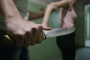 Abşeronda evli kişi sevgilisini bıçaqladı:10 illik münasibətin sonu faciə ilə bitdi