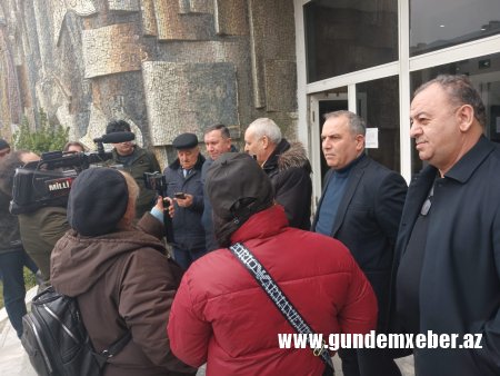 “Azərbaycan” nəşriyyatından köçə bilməyən jurnalistlərin növbəti toplantısı baş tutdu-FOTOLAR-VİDEO