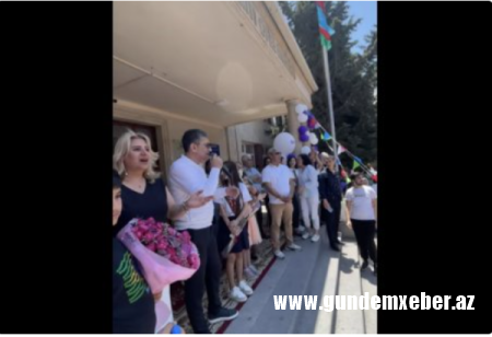 Son zəng"in "dumanlı təbrik"i Bakıdakı 244 nömrəlı məktəbdə oldu...