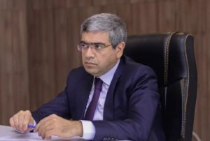 Anar Əliyevin “qənaəti“ - Şöbə müdirinin müavininə də stol və paltar dolabı alır