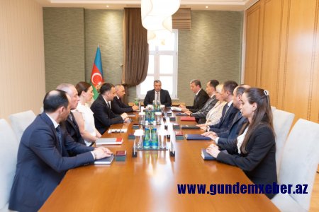 Maliyyə Nazirliyinin əməkdaşlarına dövlət təltifləri təqdim edilib