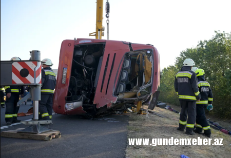 Macarıstanda yol qəzasında 12 nəfər ölüb